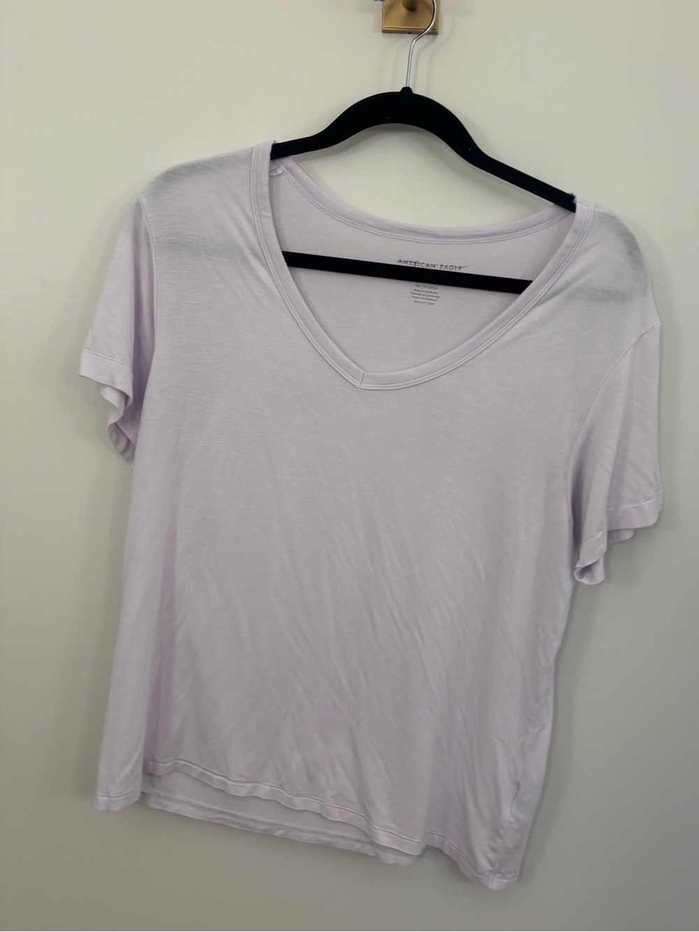 American Eagle Outfitters Pastel Lavender V-Neck Tee